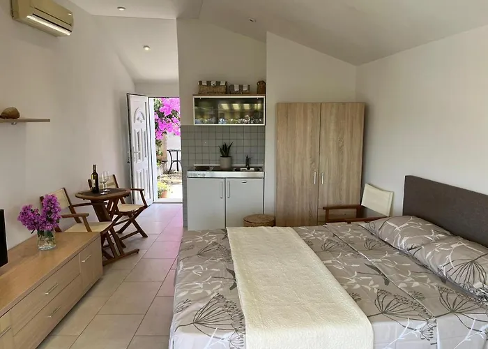 Studio Apartment Sol